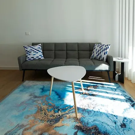 Lotus Seaview Qerret דירה *